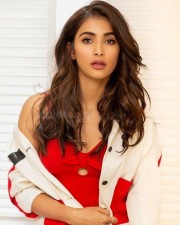 Housefull Heroine Pooja Hegde Sexy Photos