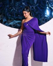 Housefull 5 Actress Jacqueline Fernandez in a Purple One Shoulder Draped Gown Pictures 03