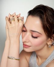 IPS Maria Actress Tamannaah Bhatia in a Simple Grey Ribbed Tank Top Pictures 01