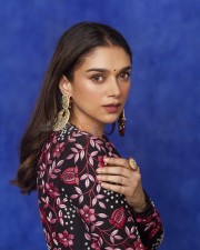 Indian Actress Aditi Rao Hydari New Photoshoot Pictures 01