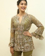 Indian Actress Pooja Hegde Pictures