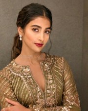 Indian Actress Pooja Hegde Pictures