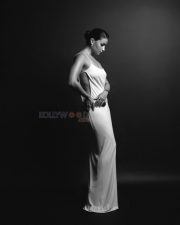 Indian Diva Alia Bhatt in a Strappy Gucci White Gown Pictures 08