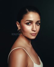 Indian Diva Alia Bhatt in a Strappy Gucci White Gown Pictures 09