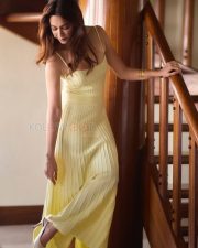 Irresistible Kriti Kharbanda in a Light Yellow Sleeveless Midi Dress Photos 02