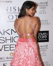 Irresistible Pooja Hegde Back Photos 01 Irresistible Pooja Hegde Back Photos 01