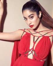 Janhvi Kapoor Red Dress Photo 01