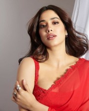 Janhvi Kapoor Sexy in Red Saree Photos 01