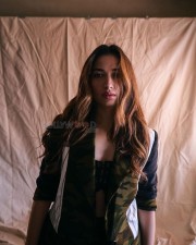 Jee Karda Actress Tamannaah Sexy Pictures 05