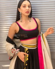 Kabir Singh Actress Kiara Advani in a Pink and Black Lehenga Picture 01