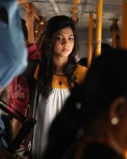 Kadhalum Kadanthu Pogum Movie Heroine Madonna Sebastian Photos