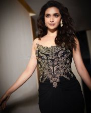 Kannivedi Actress Keerthy Suresh in a Black Strapless Gown with a Corset Bodice and Black Flowy Skirt Photos 01