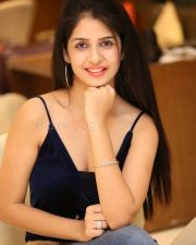 Kashish Vohra Sexy Photos