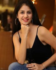 Kashish Vohra Sexy Photos