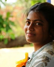 Kayal Movie Heroine Anandhi Photos