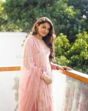 Kollywood Actress And Singer Andrea Jeremiah Photoshoot Pictures