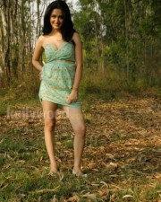 Kriti Karbandha Sexy Photos