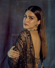 Ganapath Heroine Kriti Sanon Sexy Photos 01 (221552) | Kollywood Zone