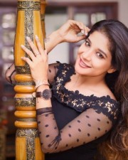 Kurukku Vazhi Actress Sakshi Agarwal Photos 01