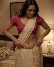 Lust Stories Hottie Kiara Advani in a White Saree with a Short Sleeved Pink Blouse Photos 08