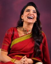 Maa Inti Bangaaram Actress Samantha Ruth Prabhu in a Red And Green Traditional Saree Photos 03