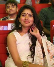 Maari Heroine Sai Pallavi Pictures