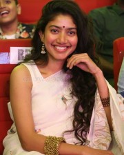 Maari Heroine Sai Pallavi Pictures