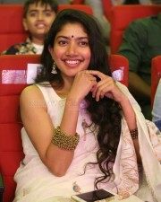 Maari Heroine Sai Pallavi Pictures