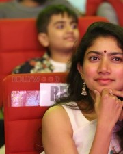 Maari Heroine Sai Pallavi Pictures