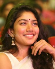 Maari Heroine Sai Pallavi Pictures