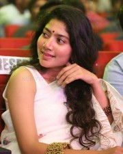 Maari Heroine Sai Pallavi Pictures