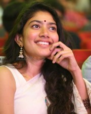 Maari Heroine Sai Pallavi Pictures