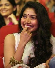 Maari Heroine Sai Pallavi Pictures