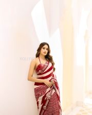 Magnetic Janhvi Kapoor in a Red and White Saree with a Matching Sleeveless Blouse Pictures 04 Magnetic Janhvi Kapoor in a Red and White Saree with a Matching Sleeveless Blouse Pictures 04