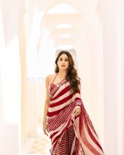 Magnetic Janhvi Kapoor in a Red and White Saree with a Matching Sleeveless Blouse Pictures 05 Magnetic Janhvi Kapoor in a Red and White Saree with a Matching Sleeveless Blouse Pictures 05