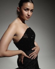 Majestic Alia Bhatt in a Black Evening Gown Pictures 01