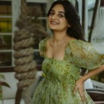 Esther Anil 10