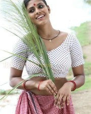 Malayalam Actress Iniya Sexy Pictures