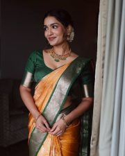 Malayalam Actress Saniya Iyappan in a Yellow and Green Saree with Matching Green Blouse Pictures 03