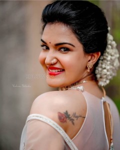 Malayalam Heroine Honey Rose Photos