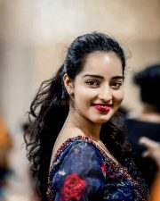 Mallu Babe Malavika Menon Photo 01