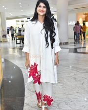 Mazhai Pidikatha Manithan Heroine Megha Akash Pictures 02