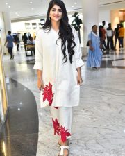 Mazhai Pidikatha Manithan Heroine Megha Akash Pictures 05