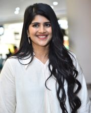 Mazhai Pidikatha Manithan Heroine Megha Akash Pictures 07