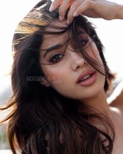 Mermaid Beauty Janhvi Kapoor in a Shimmery Two Piece Multi Color Dress with a Strapless Bralette and a Body Hugging Trail Skirt Pictures 07
