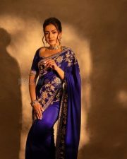 Mesmerizing Actress Catherine Tresa in a Deep Blue Embroidered Saree Photos 03