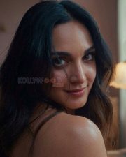 Mesmerizing Actress Kiara Advani in a minimal strapless nude tone dress photos 01