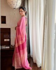 Mesmerizing Andrea Jeremiah in a Pink Saree with a Sleeveless Blouse Pictures 04