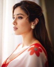 Mesmerizing Beauty Janhvi Kapoor in a White Red Floral Saree with Sleeveless Blouse Photos 03