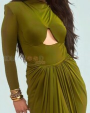 Mesmerizing Raashi Khanna in a Designer Green Grown Photos 04